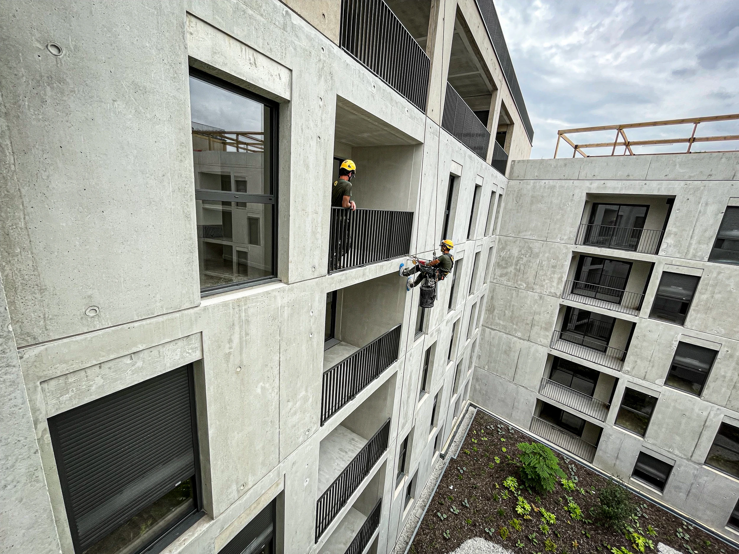 Intervention de cordistes MS Access pour emballé c’est pesé chez QUANTHIC OCEAN à Bordeaux (bâtiment) – 2